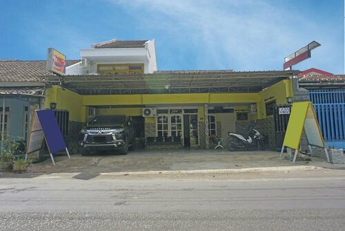 Putih Mulia Homestay Syariah, Prenota Hotel Hotel e alloggi a Lumajang, Hotel