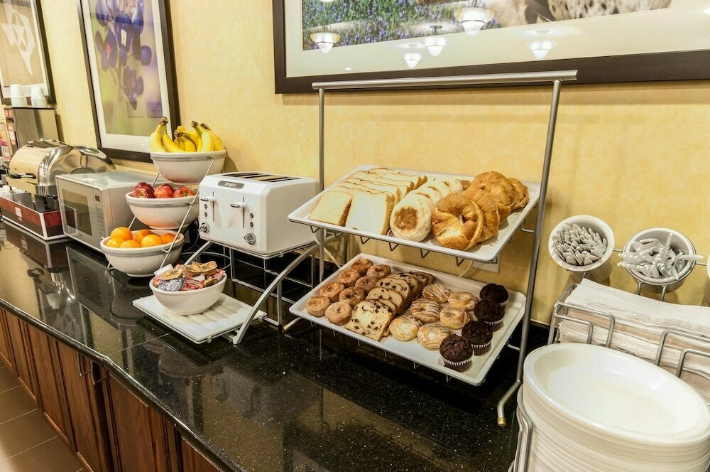 Spark by Hilton Houston Hobby Airport
