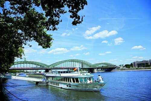 Crossgates Hotelship 4 Star - Hafen - Neuss, Забронировать Отель Порт-Нойс Северный Рейн-Вестфалия