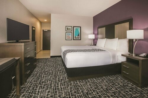 La Quinta Inn & Suites by Wyndham Dallas/Fairpark, Забронировать Отель Ричардсон Dallas - Fort Worth Metropolitan Area