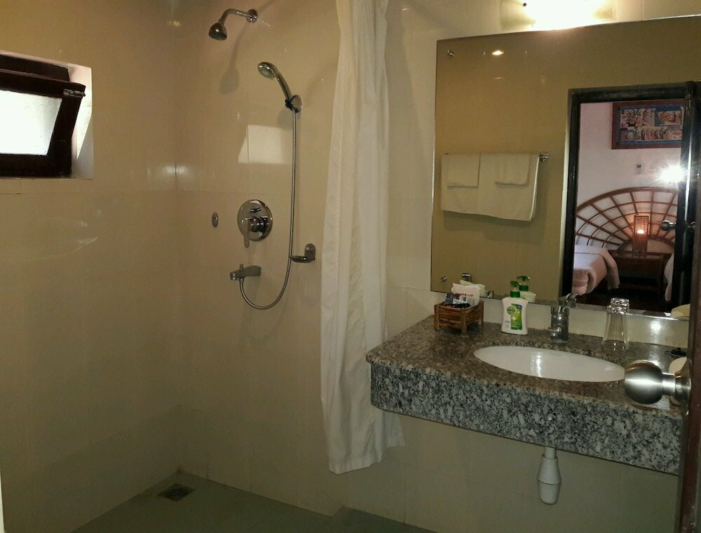Safari Narayani Hotel- All Inclusive