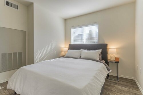 Seattle Center Condos by Domicile, Забронировать Отель Отели Сиэтла 3 звезды, рядом с Gum Wall, 3*
