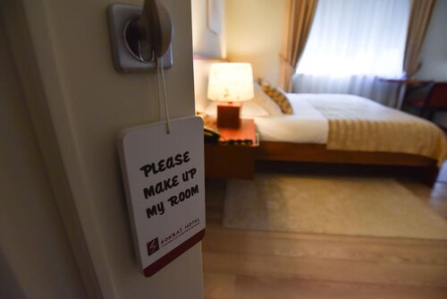 Hotel Sokrat, Забронировать Отель Отели Тираны 4 звезды, рядом с Skanderbeg Square, 4*