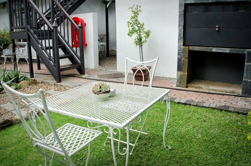 Cornerstone B&B, Book Bed and Breakfast Hoteller i Free State med parkering, Parkering