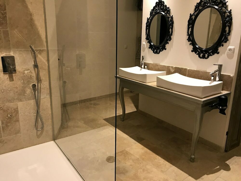O2Suites