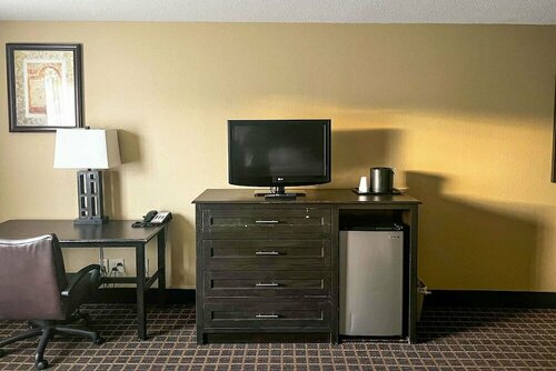 Red Roof Inn & Suites of Muskegon Heights, Varaa Hotelli Muskegon Michigan