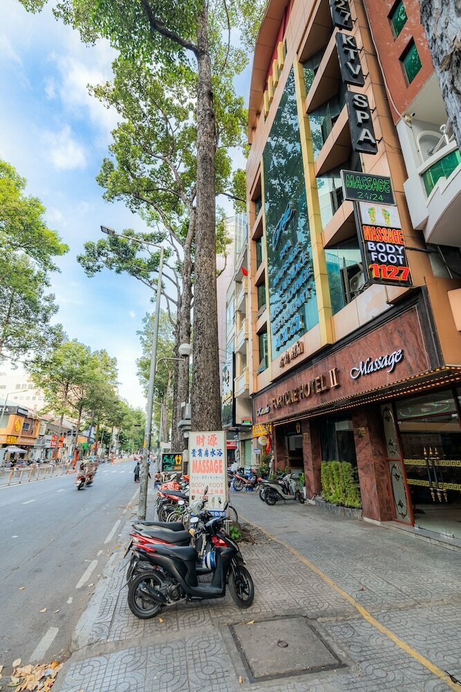 Fortune 1127 Hotel