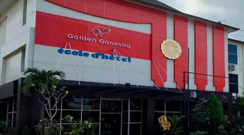 Golden Ganesha Hotel Yogyakarta by Ecommerceloka, Забронировать Отель Отели Бангунтапан с парковкой, Парковка