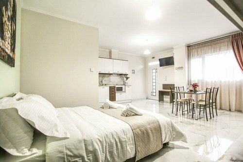 Del Sol Meteora Luxurious Family Suites1, Забронировать Апартаменты/квартира Отели Каламбака с парковкой, рядом с Монастыри Метеоры, Парковка