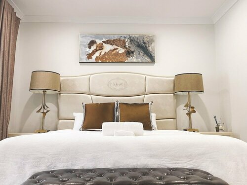 Luxury House Collection Four Beds, Book Hotel Brisbane 