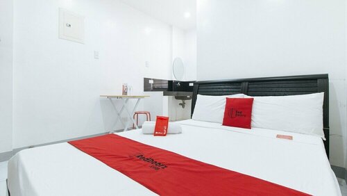 RedDoorz near SM Bicutan, Rezerwuj Hotel Hotele w Manila z Basenem, Basen