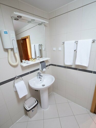 Hotel Astra, Забронировать Отель Отели Сараево с бассейном, Бассейн