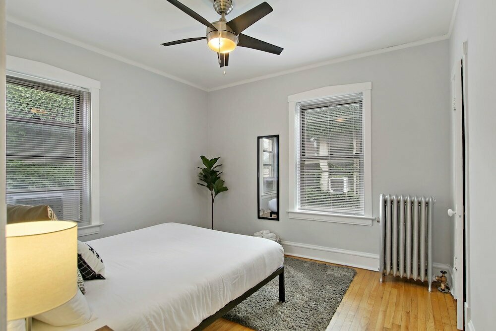 Deluxe 1BR Apt in a Ravenswood