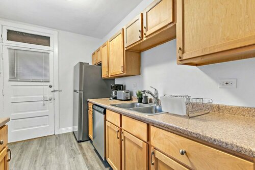 Vibrant 1BR Apartment in Roscoe Village - Marshfield N3, Забронировать Апартаменты/квартира Lakeview Чикаго