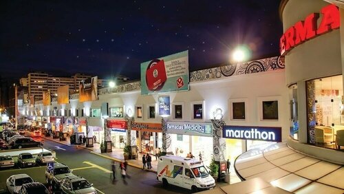 La Quinta by Wyndham Quito, Reservar Hotel Hotéis em Quito com estacionamento, perto de Multicines, Estacionamento