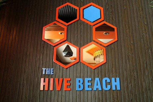 The Hive Beach, Prenota Hotel Città di Malé 
