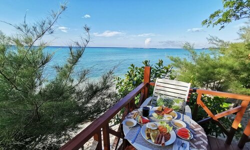 Mari Mari Backpackers Lodge, Mantanani Island, Book Hotel Mantanani Island 