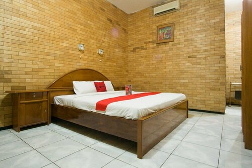 Reddoorz Plus At Jalan Raya Pasir Putih, Book Hotel Melanguane East Java