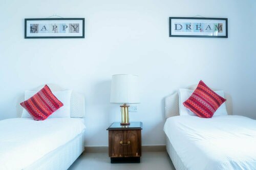 Al Hoota Rest House, Rezerwuj Hotel Hotele w Ad Dakhiliyah z parkingiem, Parking