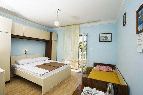 Rooms Anđela Banjol, Забронировать Апартаменты/квартира Отели острова Раба с парковкой, Парковка