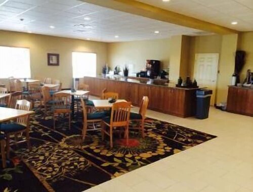 Sagebrush Hotel, Забронировать Отель Кристал-Сити штат Техас