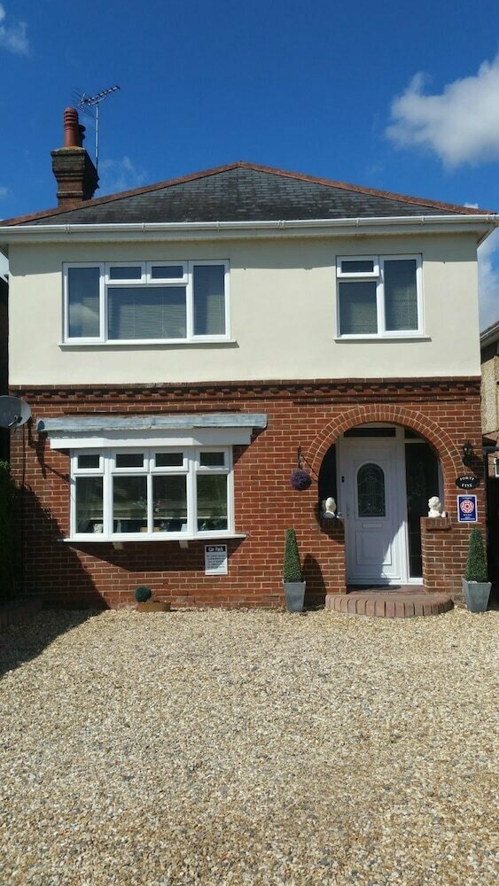 Wimborne Lodge