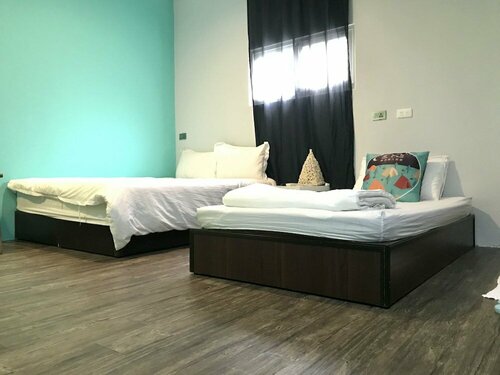 Free & Slow Hostel