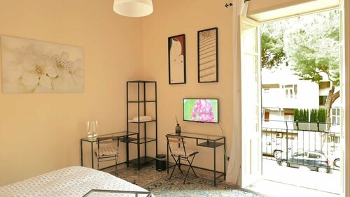Three Rooms, Забронировать Отель «постель и завтрак» Отели Мессины с парковкой, рядом с Кафедральный собор Мессины, Парковка