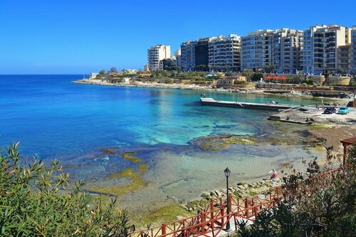 Seafront Apartment, Marvelous Views GR8 Location, Reservar Apartamento Sliema Malta