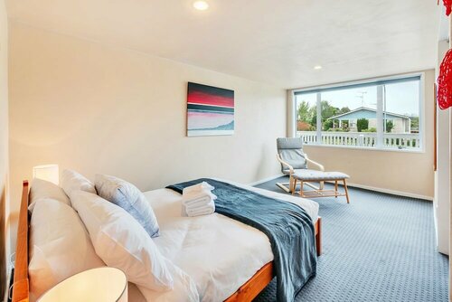 Sunny Three Bedroom Pakuranga Delight, Забронировать Отель Окленд регион Окленд