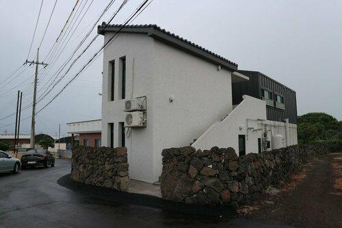 Blue Island Guesthouse, Забронировать Хостел Pyoseon Согвипхо