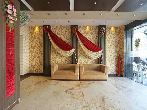 OYO 11596 Sanjay Guest House, Забронировать Гостевой дом Отели штата Уттар-Прадеша с парковкой, Парковка