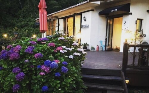 Yeosu Into the Clouds Pension, Забронировать Отель Отели Чолла-Намдо 3 звезды, 3*