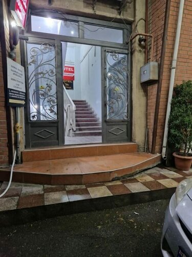 Hotel New Royal, Varaa Hotelli Hotellit Tbilisi pysäköinnillä, Pysäköinti