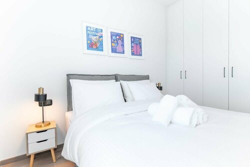 Elegant Apartment next to Historic Sites