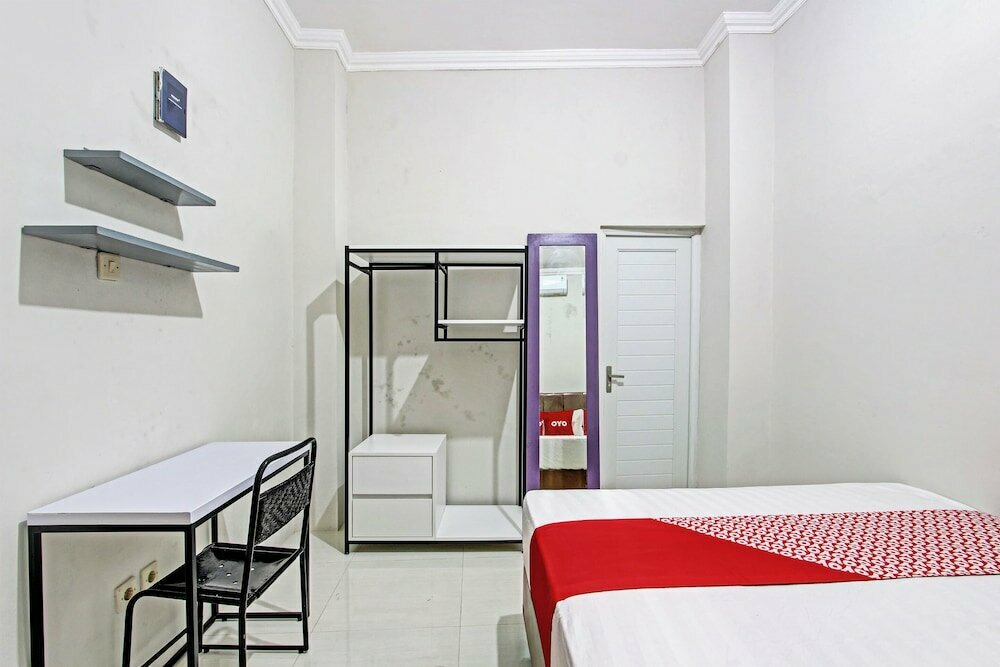 OYO 92757 Ndalem Pusponyidro Syariah