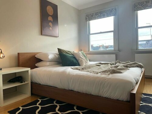 Modern Two Bedroom Apartment in Fulham by Sojo Stay, Забронировать Апартаменты/квартира Лондон Большой Лондон, рядом с Конференц-центр ILEC