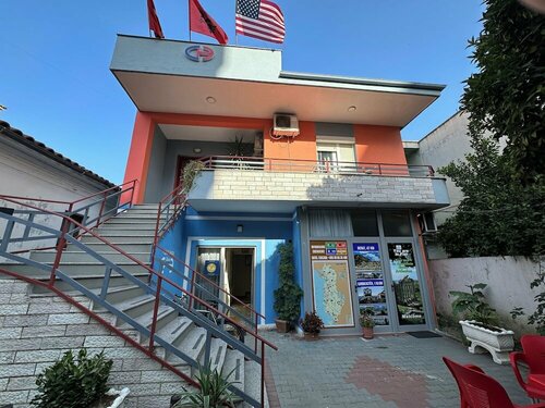 Chicago Hostel, Đặt Nhà trọ Khách sạn ở Albanian Riviera có chỗ đỗ xe, Bãi đậu xe