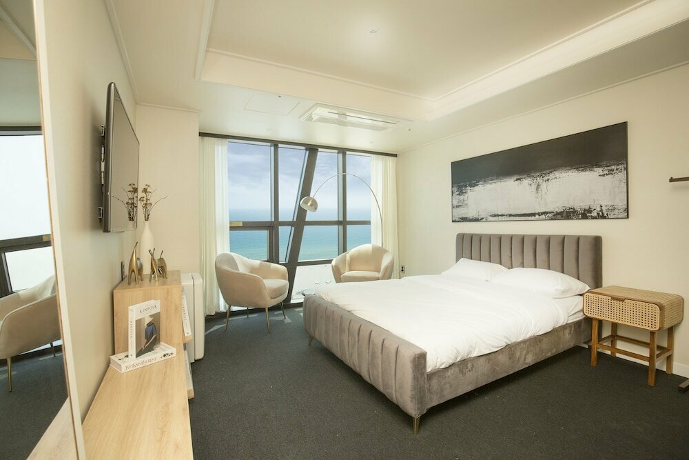Uh Suite The Haeundae