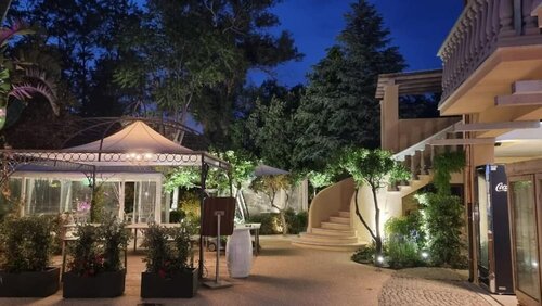 Kemani Villa Sara - Boutique Guest House, Забронировать Вилла Коттеджи Ольбия, Коттедж