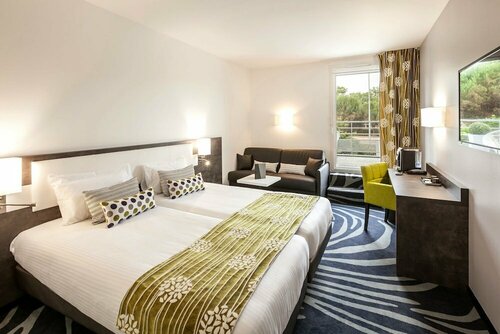 Chateau dOrnon, Book Hotel Hoteller i Graves med parkering, Parkering