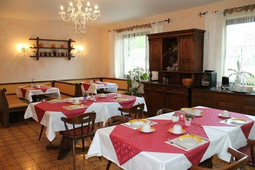 Amadeus Pension Baden, Rezervovat Hotel Baden Vienna surrounding