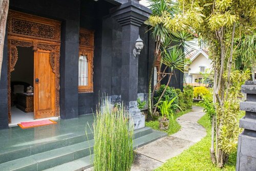 BaliOmah Guesthouse Jogja - Hostel, Book Hostel / Vandrerhjem Hostels i Yogyakarta, Hostel / Vandrerhjem