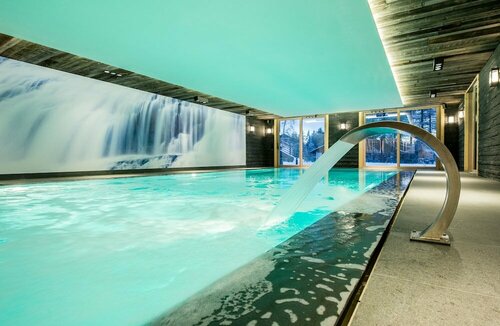 Chalet Migui Luxury Living & Spa *****, Crans Montana, Забронировать Шале Отели Кран-Монтана с бассейном, Бассейн