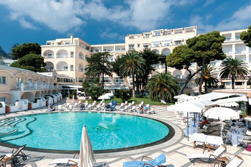 Hotel Quisisana, Foglalás Szálloda Capri szállodák medencével, Uszoda