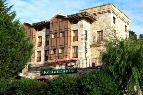 Hotel Infantado, Varaa Hotelli Liébana hotellit, joissa on uima-allas, Uima-allas