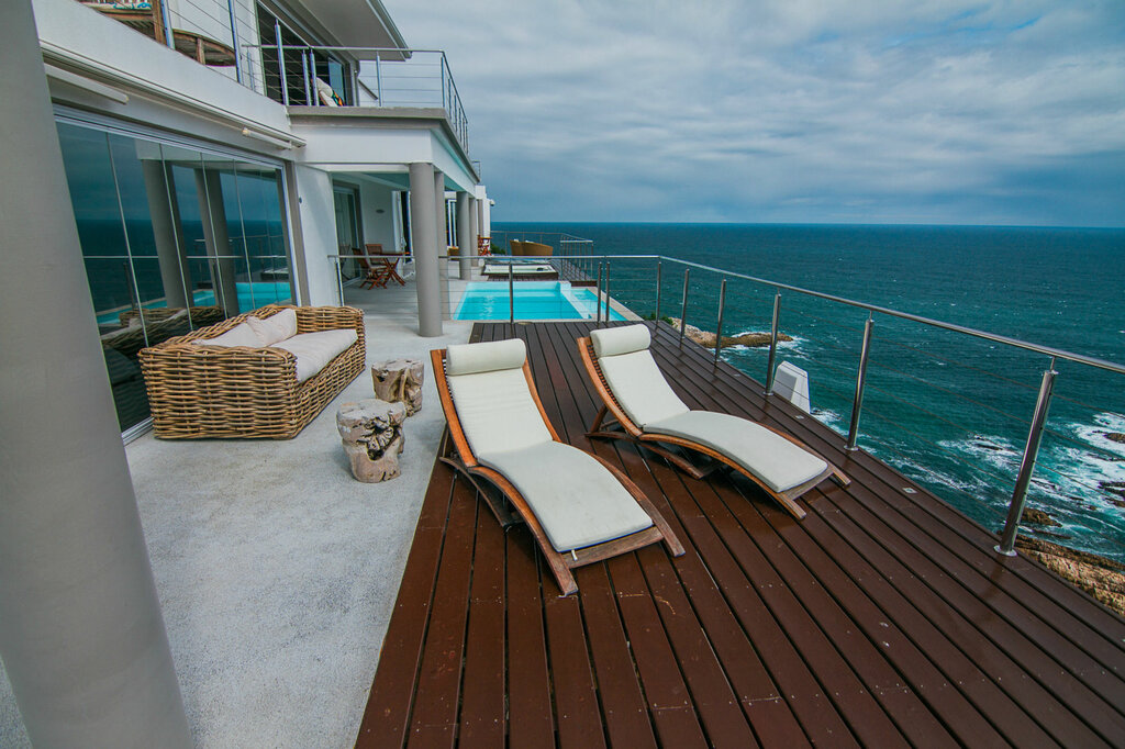 Head over Hills Luxury Retreat