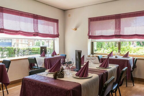 Hostal Buenos Aires, Varaa Hostelli Lleida hostellit, Hostelli
