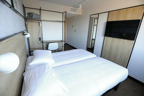Ibis Bourgoin Jallieu Medipole, Book Hotel Hoteller i Rhône-Alps med parkering, Parkering