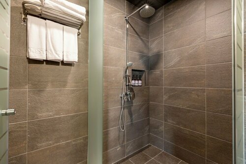 Urban-Est Hotel, Забронировать Отель Коян Кёнгидо